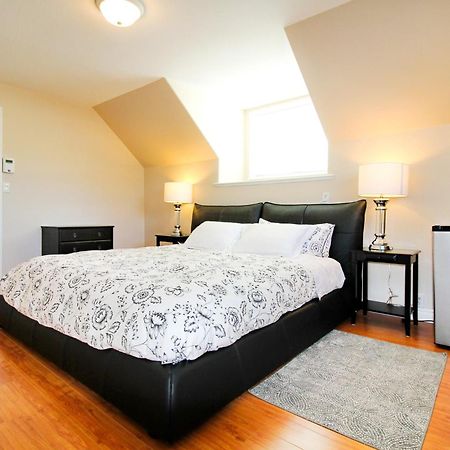 Spacious Two Bedrooms With Two Bathrooms Central Richmond 15Min To Yvr Airport Экстерьер фото