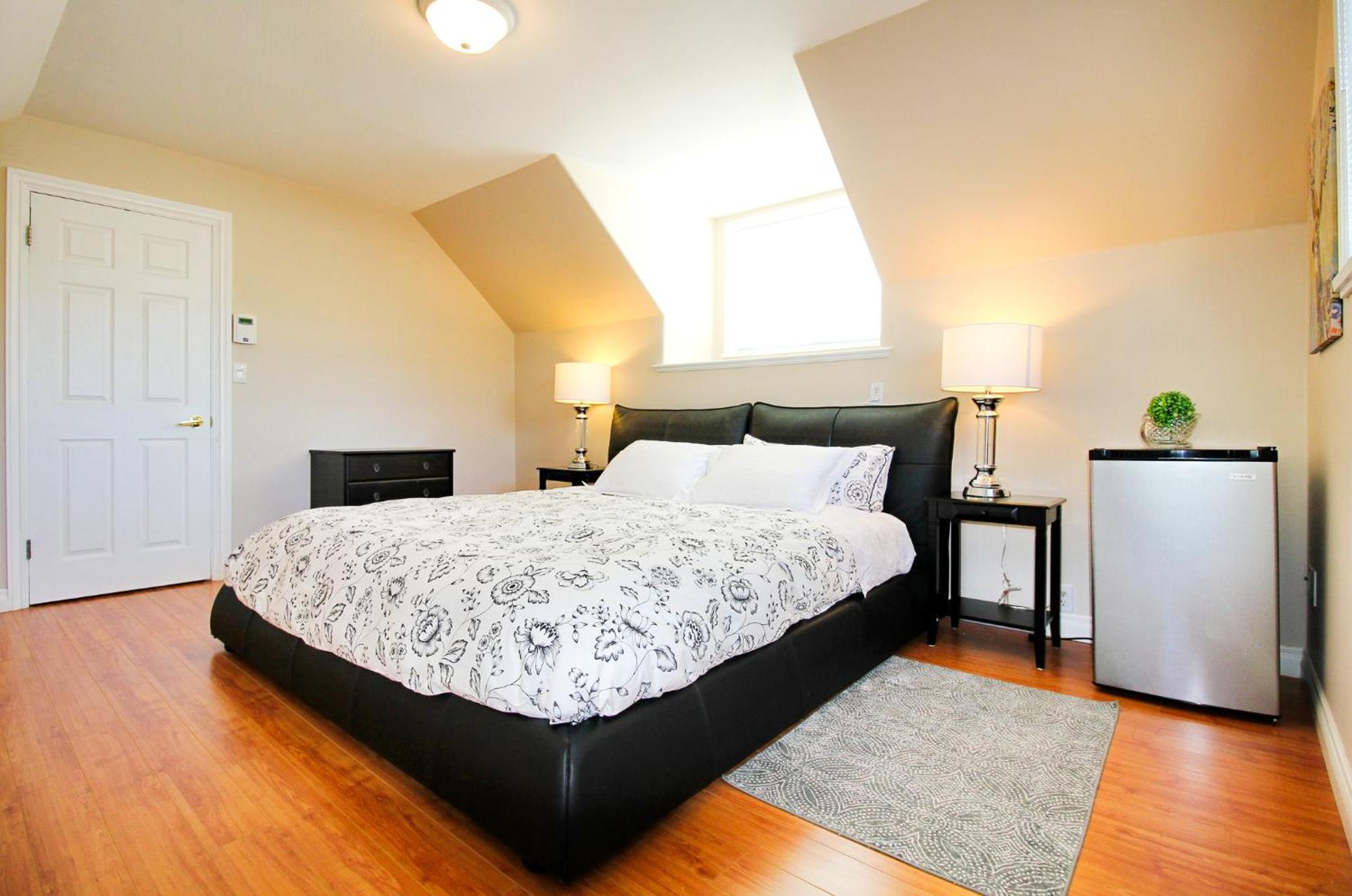 Spacious Two Bedrooms With Two Bathrooms Central Richmond 15Min To Yvr Airport Экстерьер фото